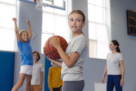 Спортивная подготовка и физическое воспитание детей и взрослых  как вид профессиональной деятельности